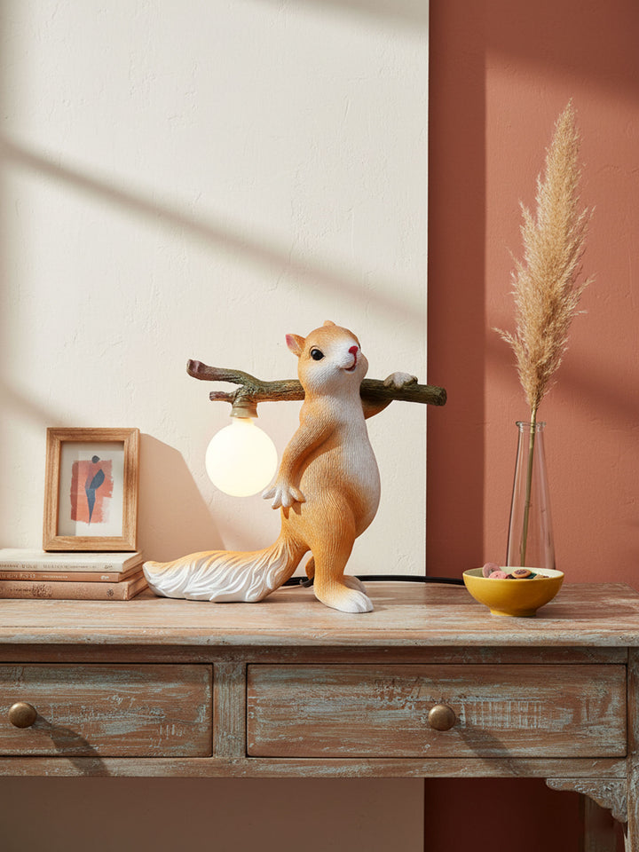 Squirrel Table Lamp - Vakkerlight