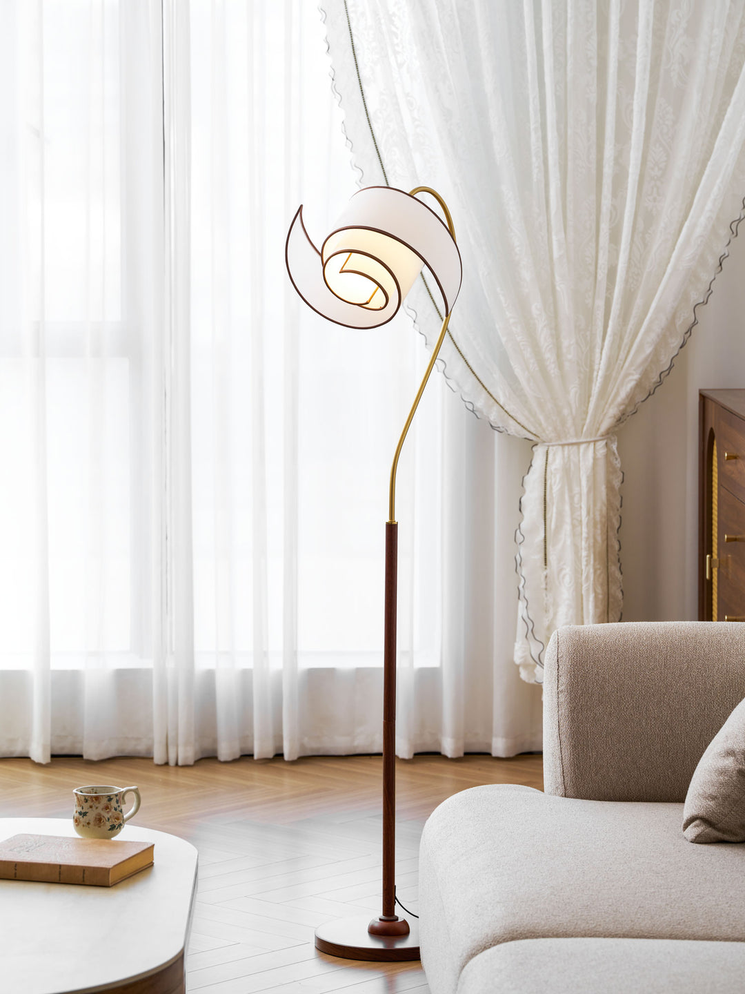 Stelmo Curved Neck Floor Lamp - Vakkerlight