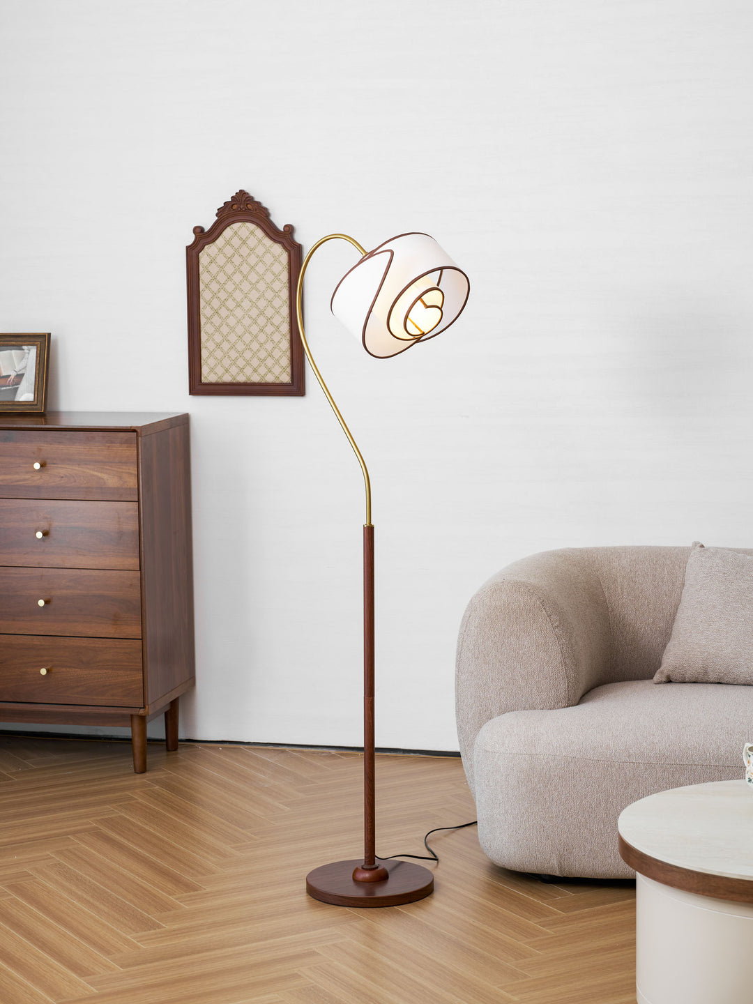 Stelmo Curved Neck Floor Lamp - Vakkerlight