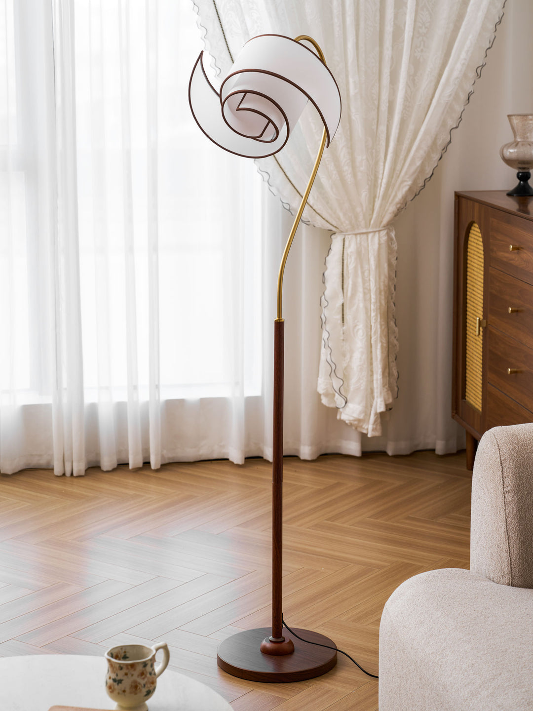 Stelmo Curved Neck Floor Lamp - Vakkerlight