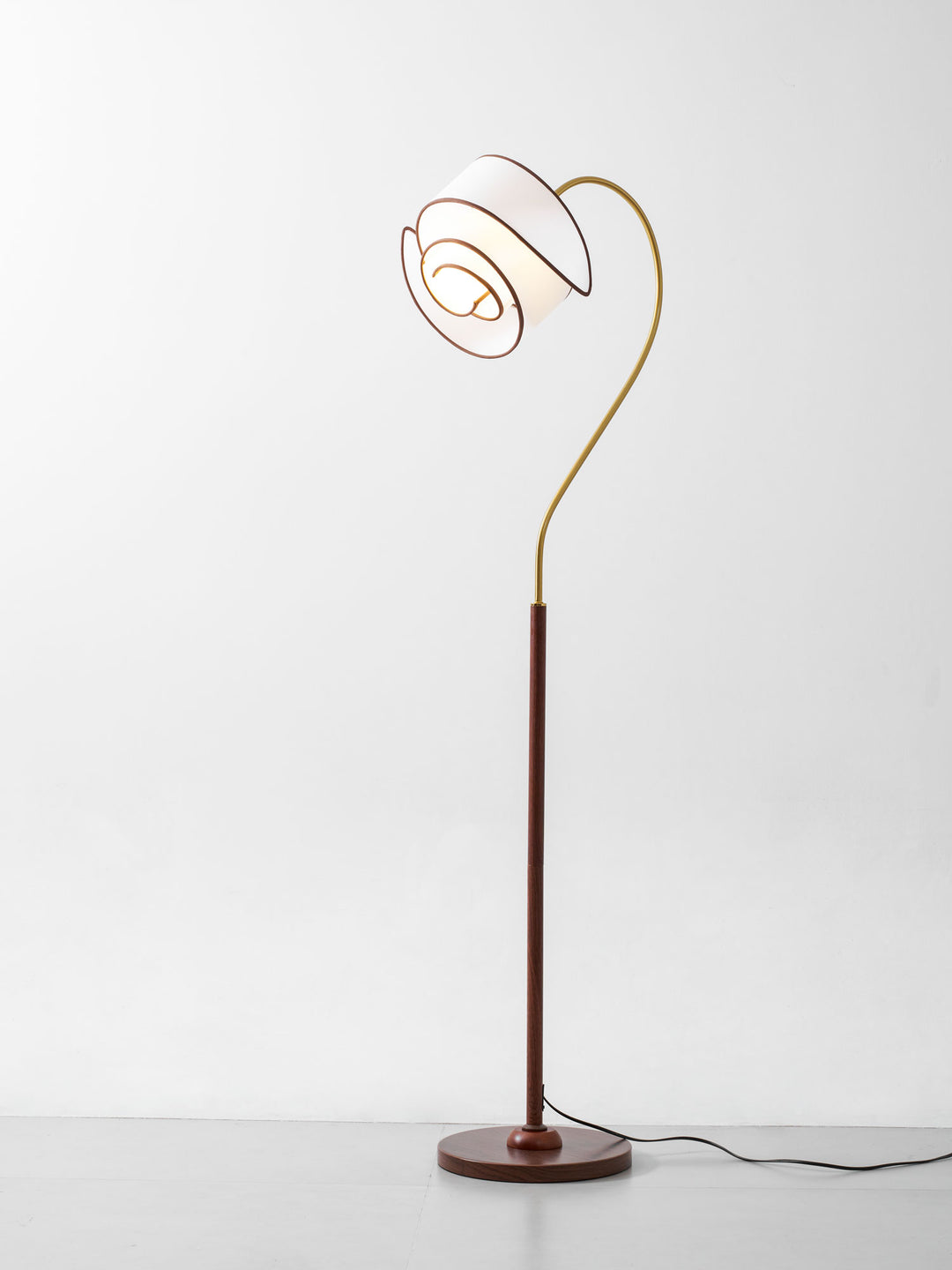 Stelmo Curved Neck Floor Lamp - Vakkerlight