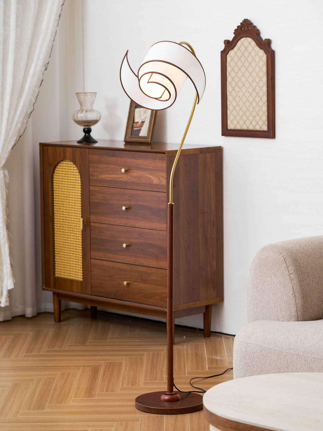Stelmo Curved Neck Floor Lamp - Vakkerlight