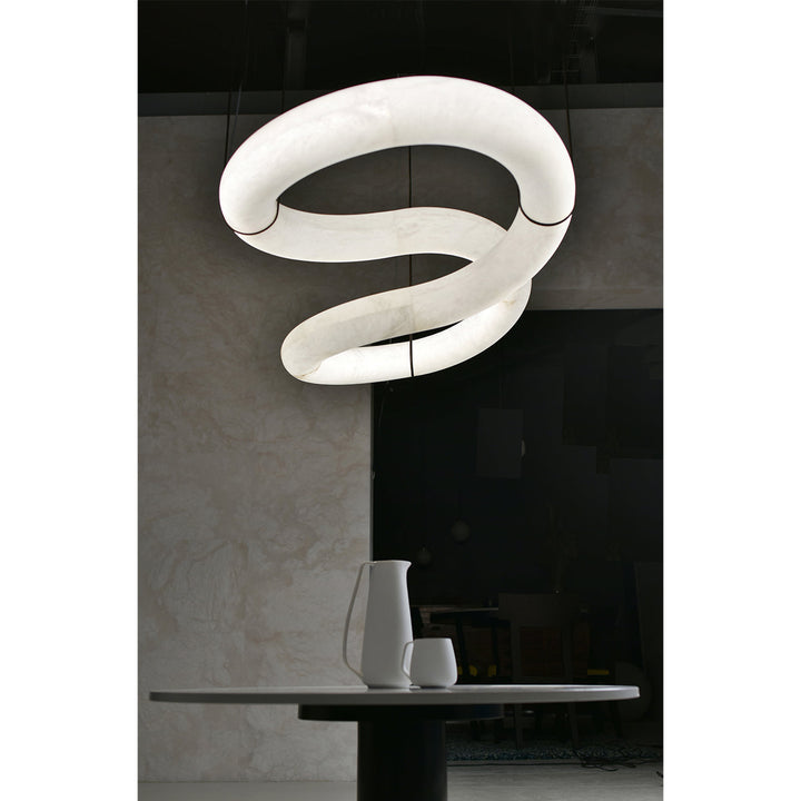 Streamlined Pendant Lamp