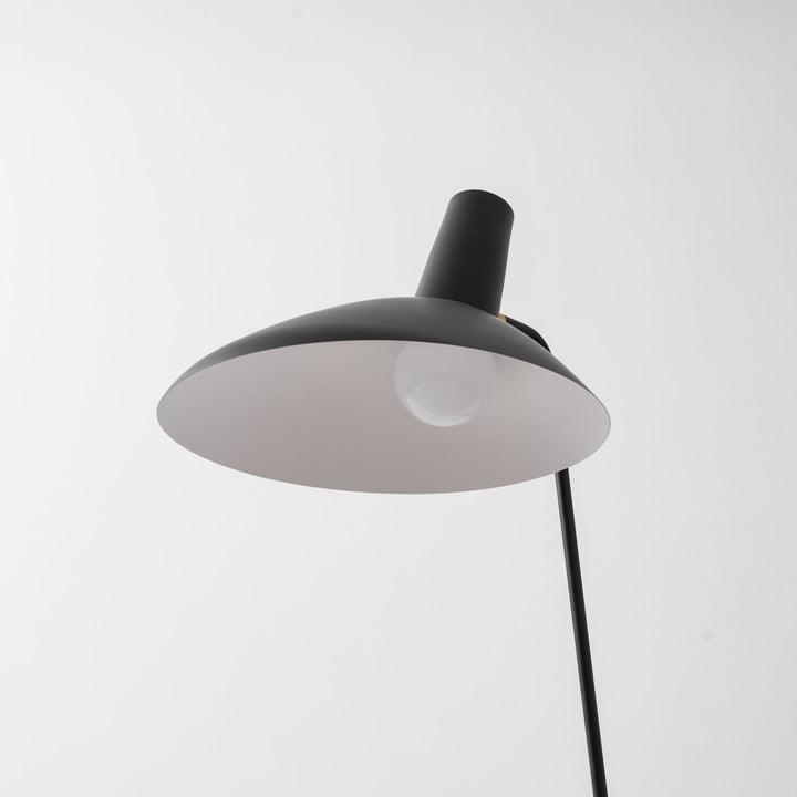 Svelte Noir Floor Lamp - Vakkerlight