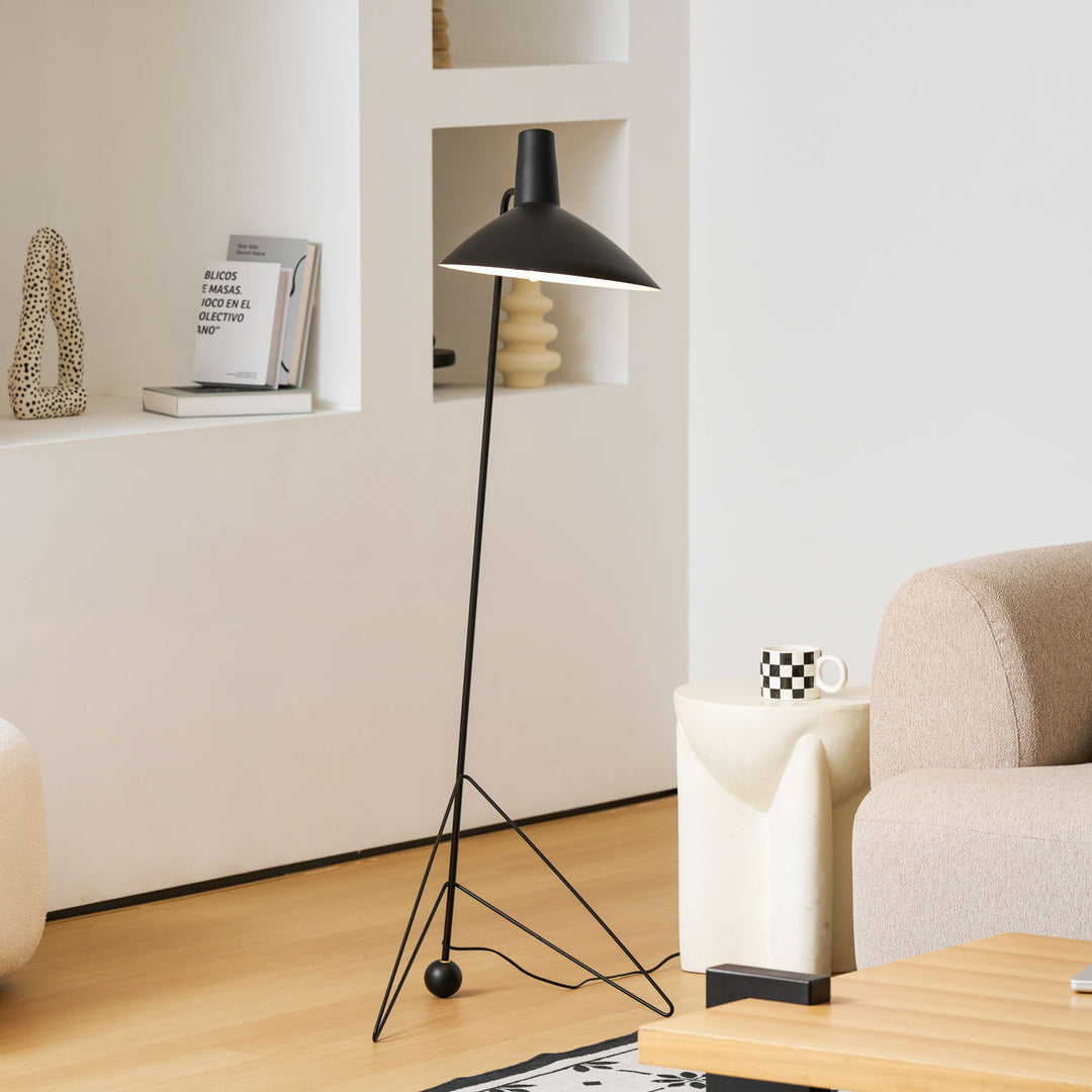 Svelte Noir Floor Lamp - Vakkerlight