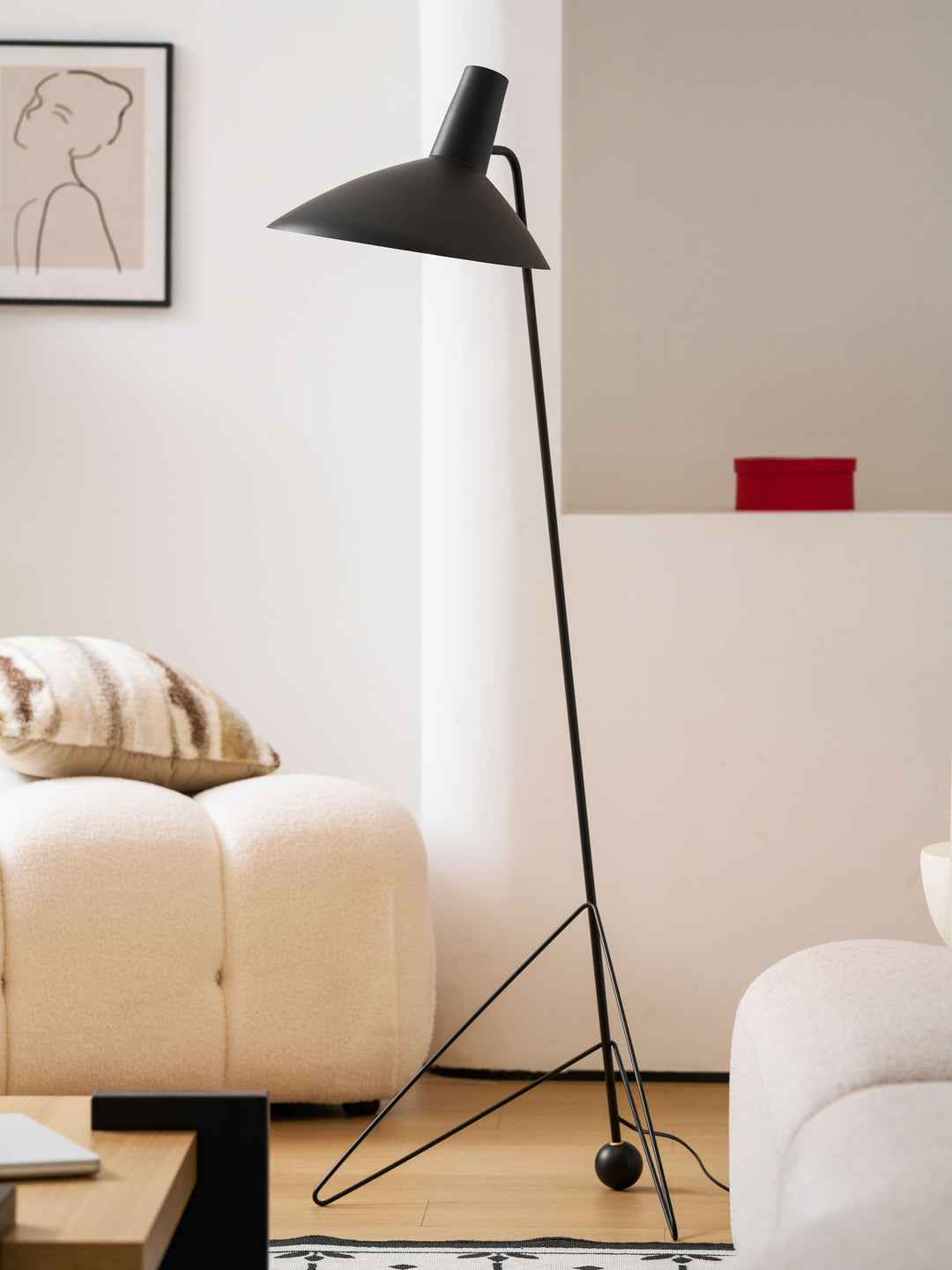 Svelte Noir Floor Lamp - Vakkerlight