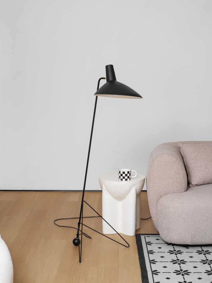 Svelte Noir Floor Lamp - Vakkerlight