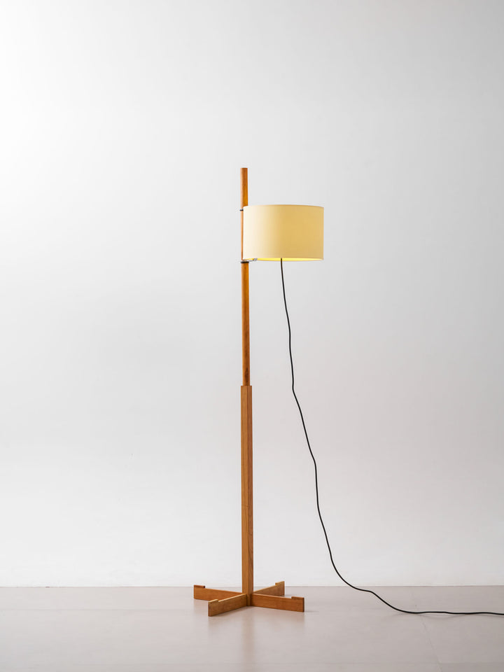Svelte Silhouette Floor Lamp - Vakkerlight