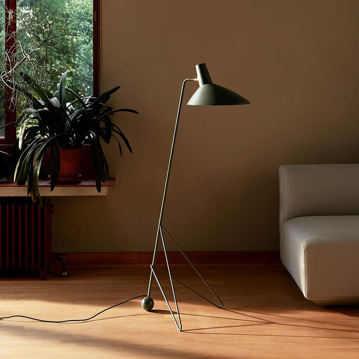 Svelte Noir Floor Lamp - Vakkerlight