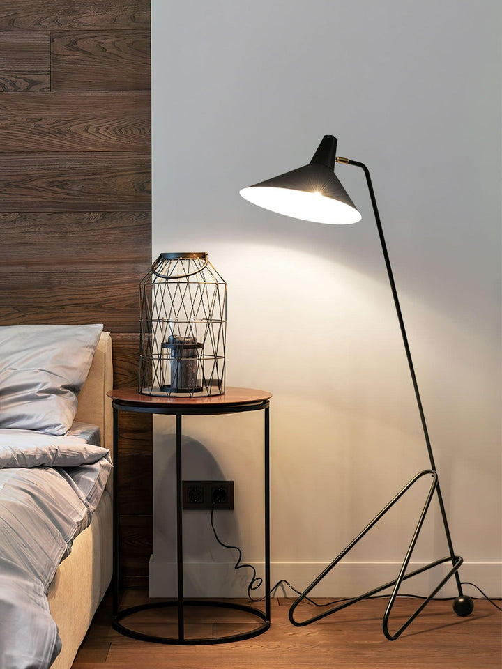 Svelte Noir Floor Lamp - Vakkerlight