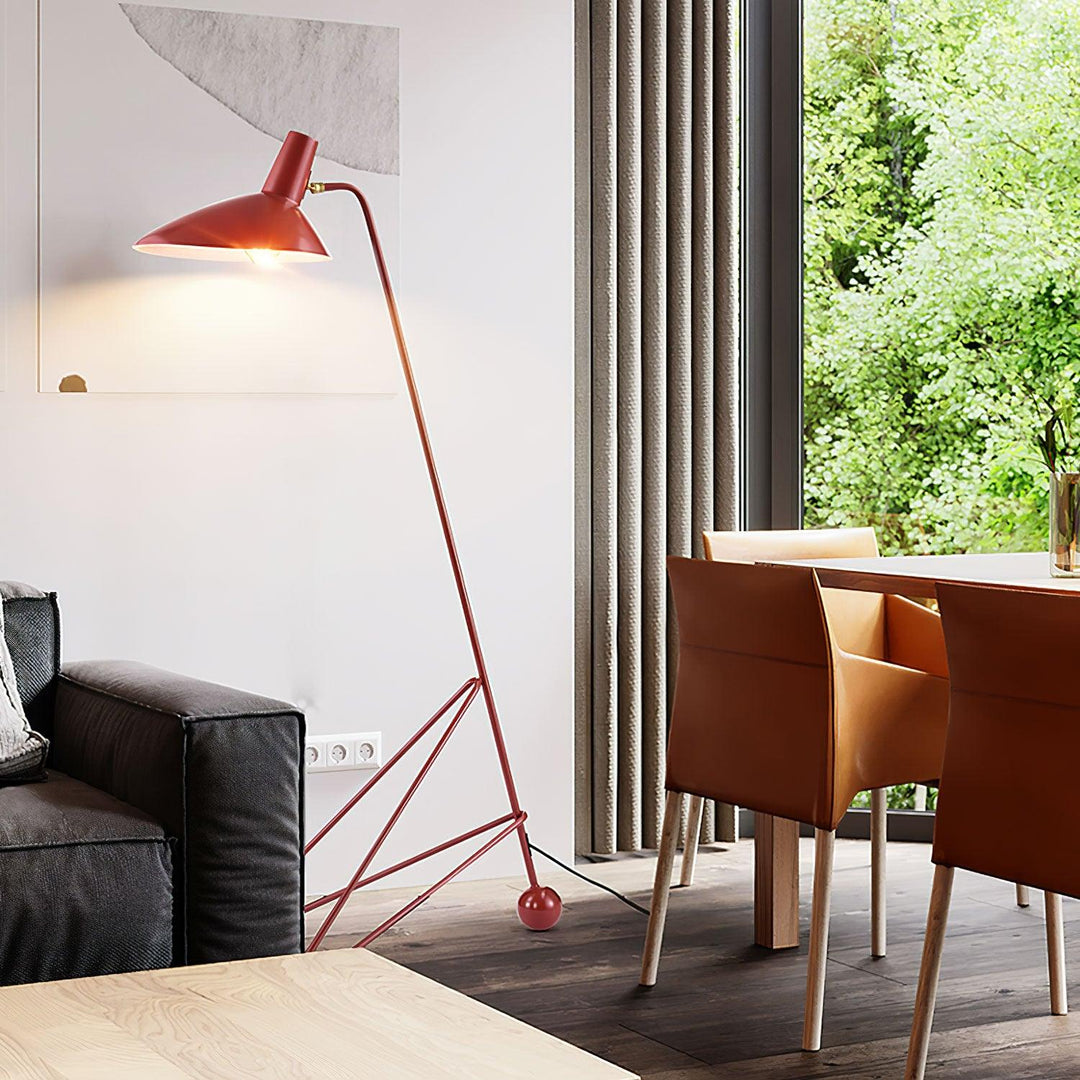 Svelte Noir Floor Lamp - Vakkerlight