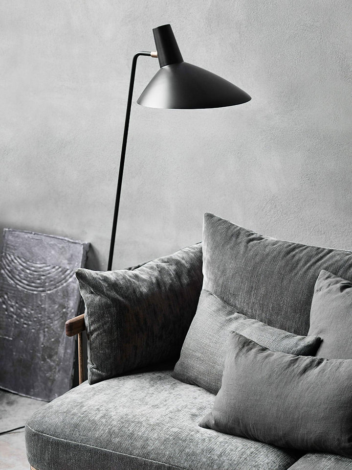 Svelte Noir Floor Lamp - Vakkerlight