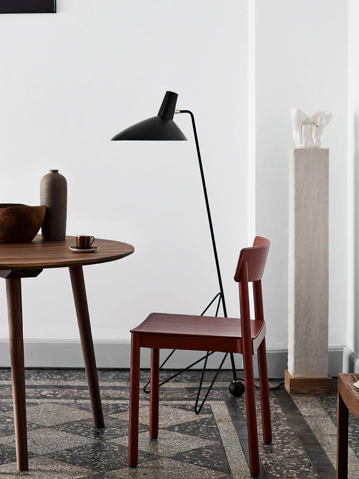 Svelte Noir Floor Lamp - Vakkerlight