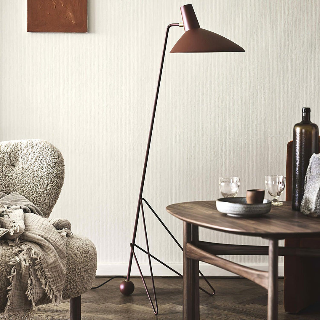 Svelte Noir Floor Lamp - Vakkerlight