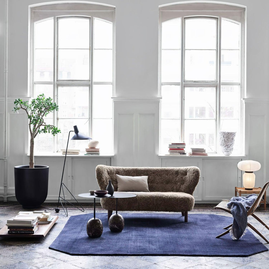 Svelte Noir Floor Lamp - Vakkerlight