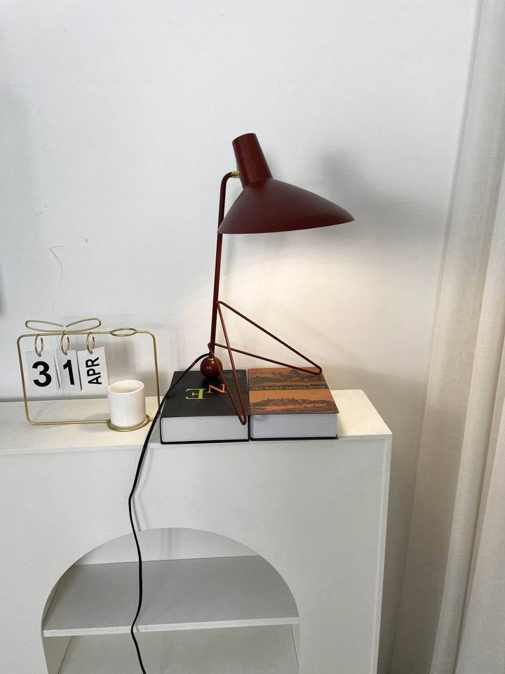 Svelte Noir Table Lamp - Vakkerlight