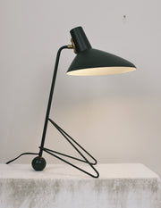 Svelte Noir Tischlampe