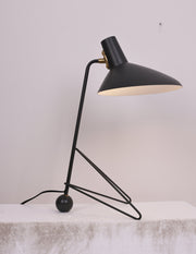 Svelte Noir Tischlampe