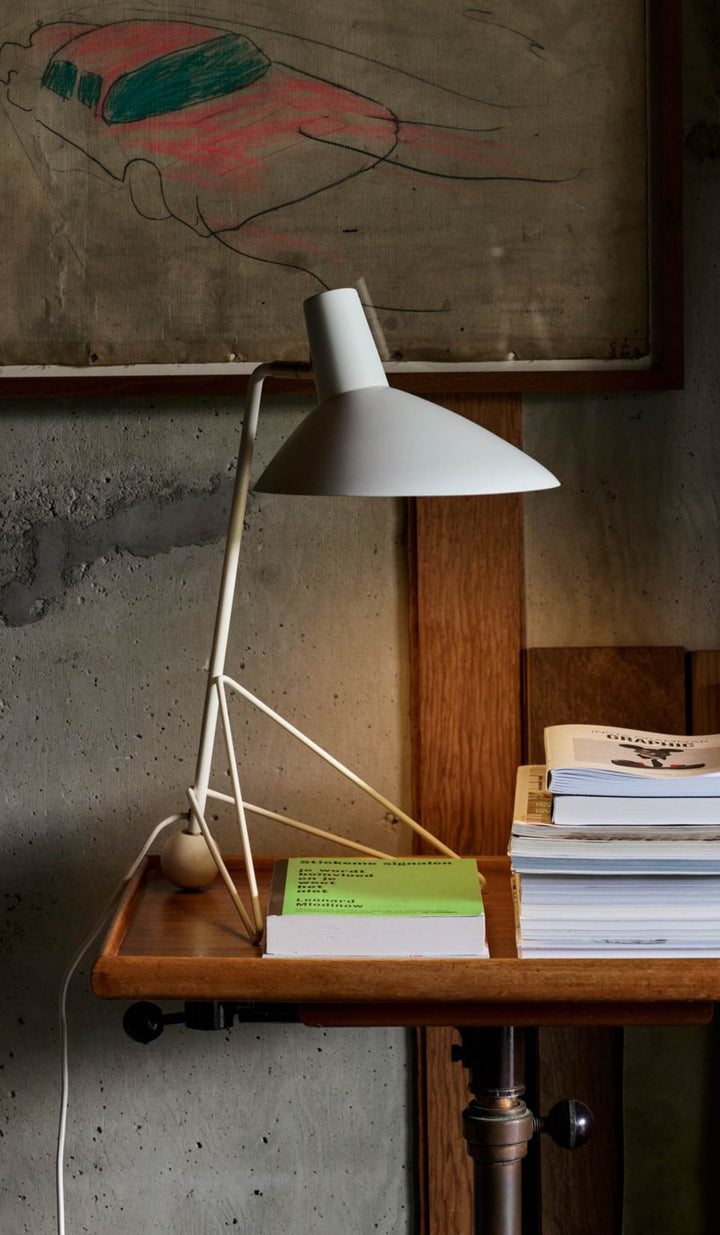 Svelte Noir Table Lamp - Vakkerlight