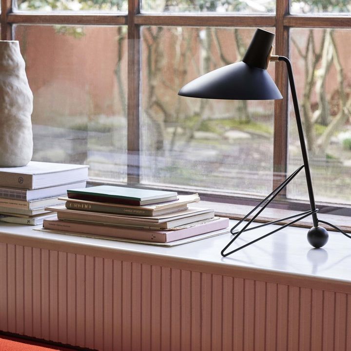 Svelte Noir Table Lamp - Vakkerlight