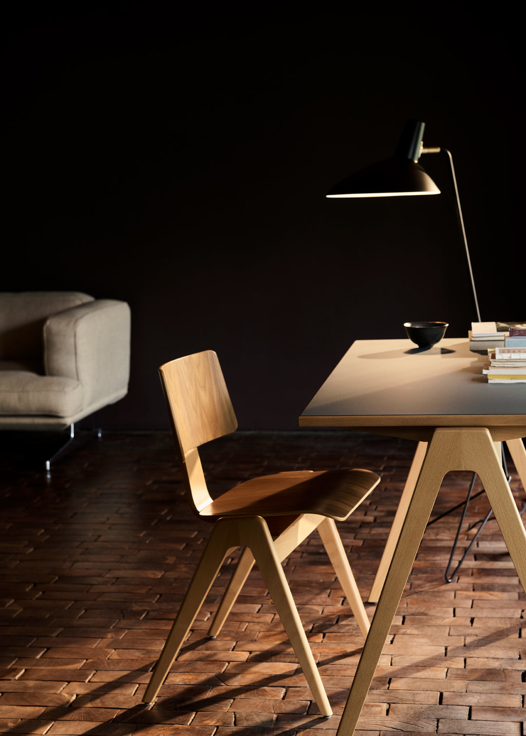 Svelte Noir Table Lamp - Vakkerlight