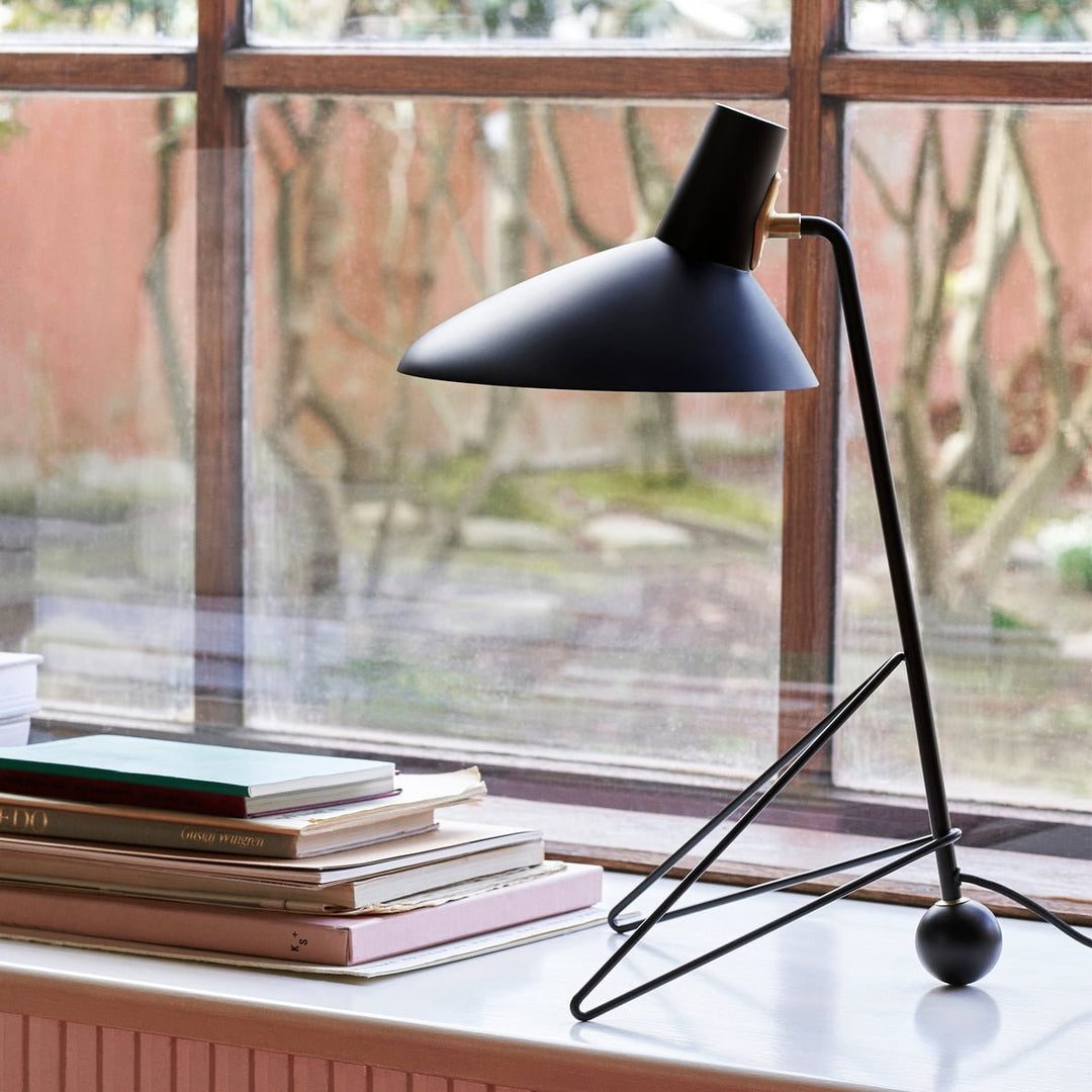 Svelte Noir Table Lamp - Vakkerlight