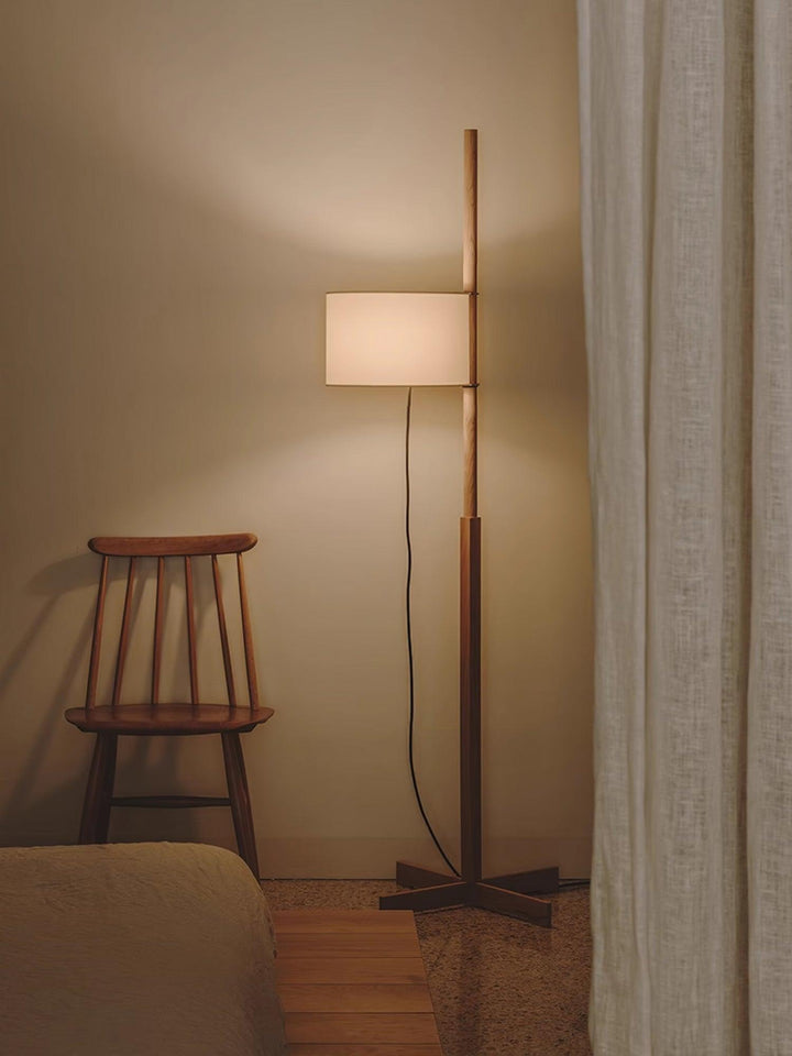 Svelte Silhouette Floor Lamp - Vakkerlight