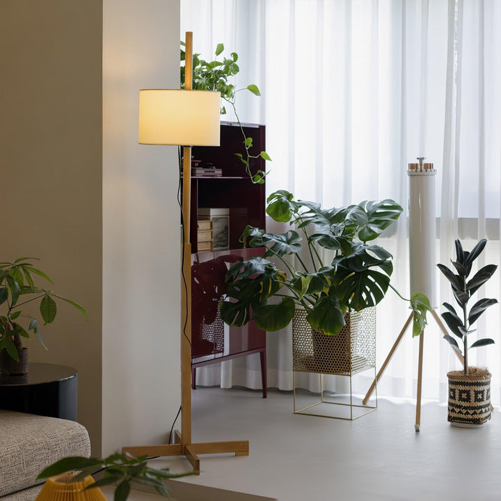 Svelte Silhouette Floor Lamp - Vakkerlight