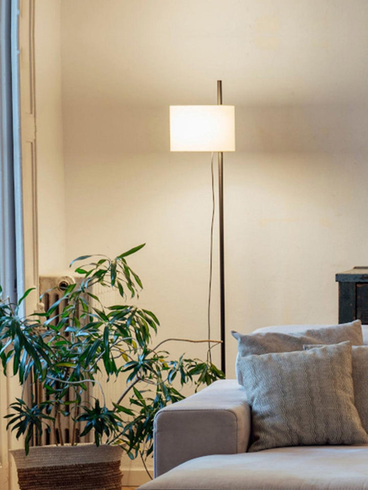 Svelte Silhouette Floor Lamp - Vakkerlight