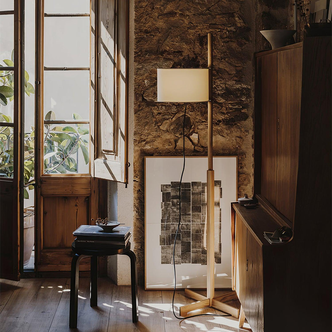 Svelte Silhouette Floor Lamp - Vakkerlight