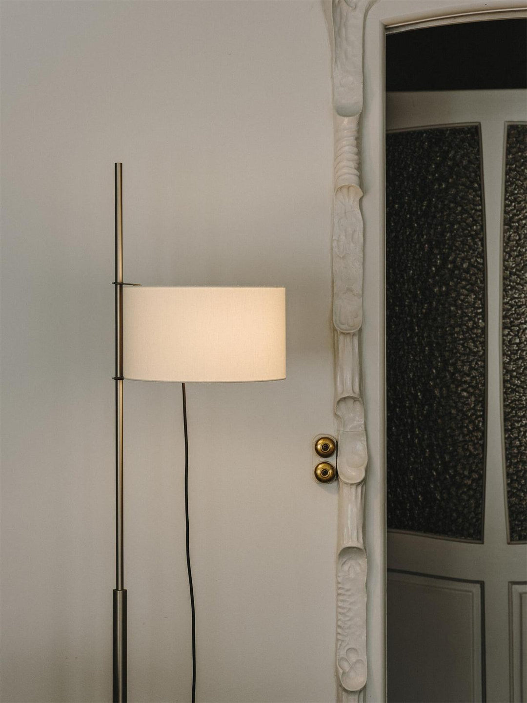 Svelte Silhouette Floor Lamp - Vakkerlight