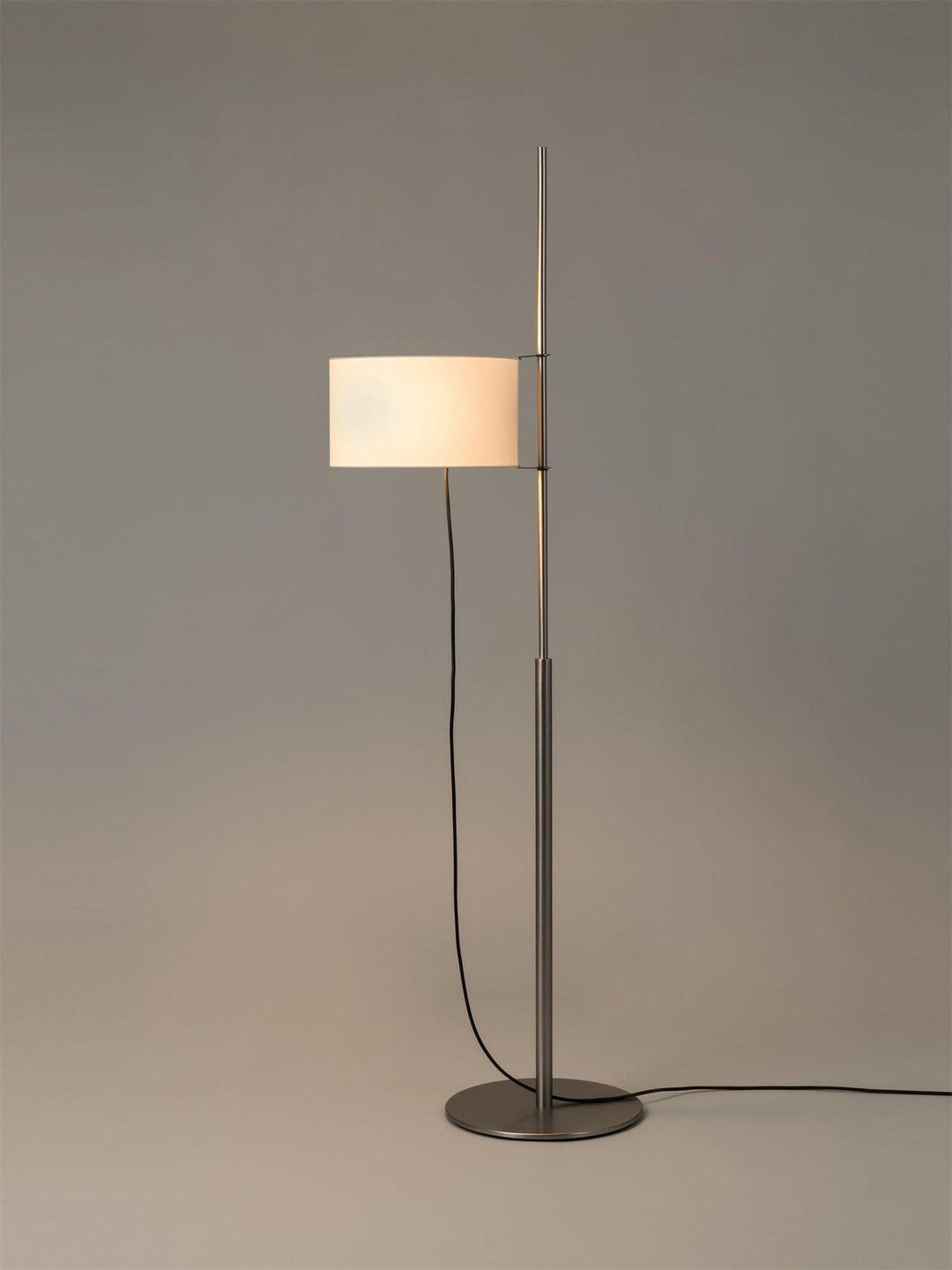 Svelte Silhouette Floor Lamp - Vakkerlight