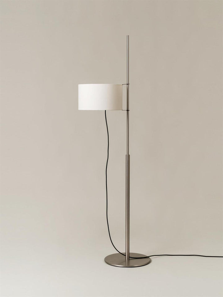 Svelte Silhouette Floor Lamp - Vakkerlight