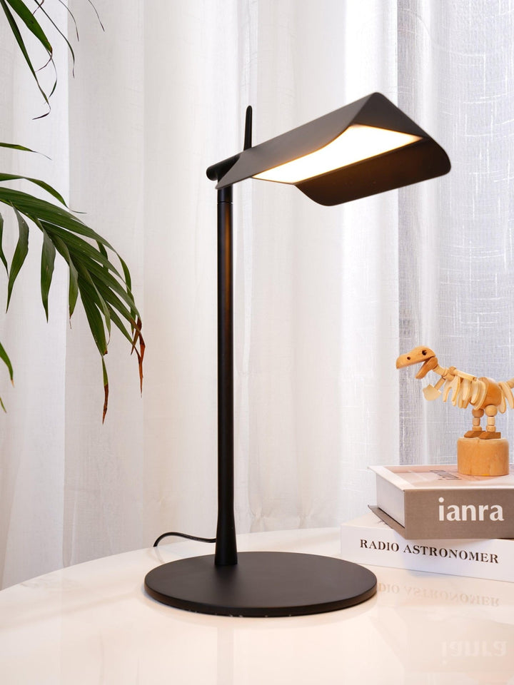 Pivot Ease Table Lamp - Vakkerlight