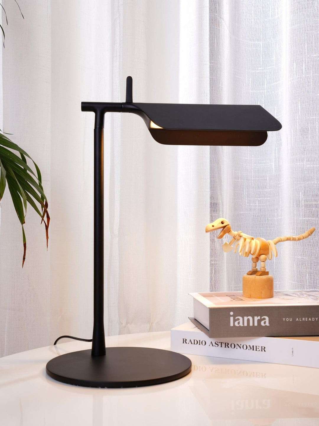 Pivot Ease Table Lamp - Vakkerlight