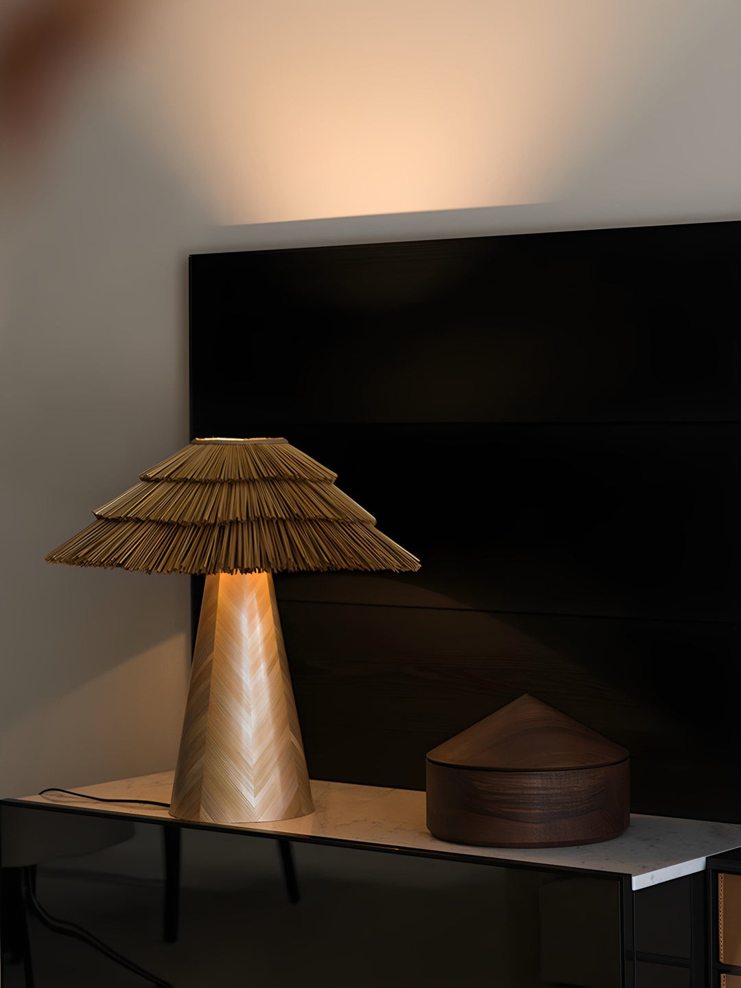 Thatch Table Lamp - Vakkerlight