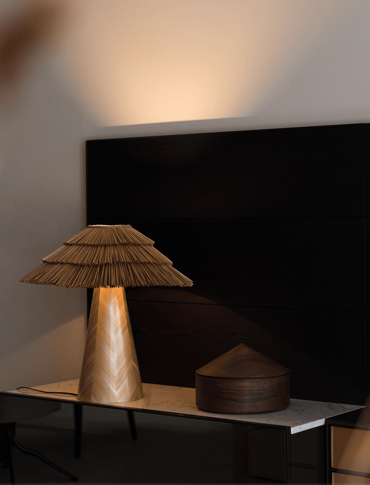 Thatch Table Lamp - Vakkerlight