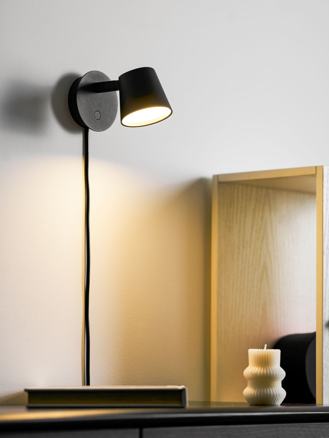 Tip Plug - In Wall Lamp - Vakkerlight