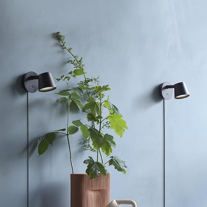 Tip Plug - In Wall Lamp - Vakkerlight