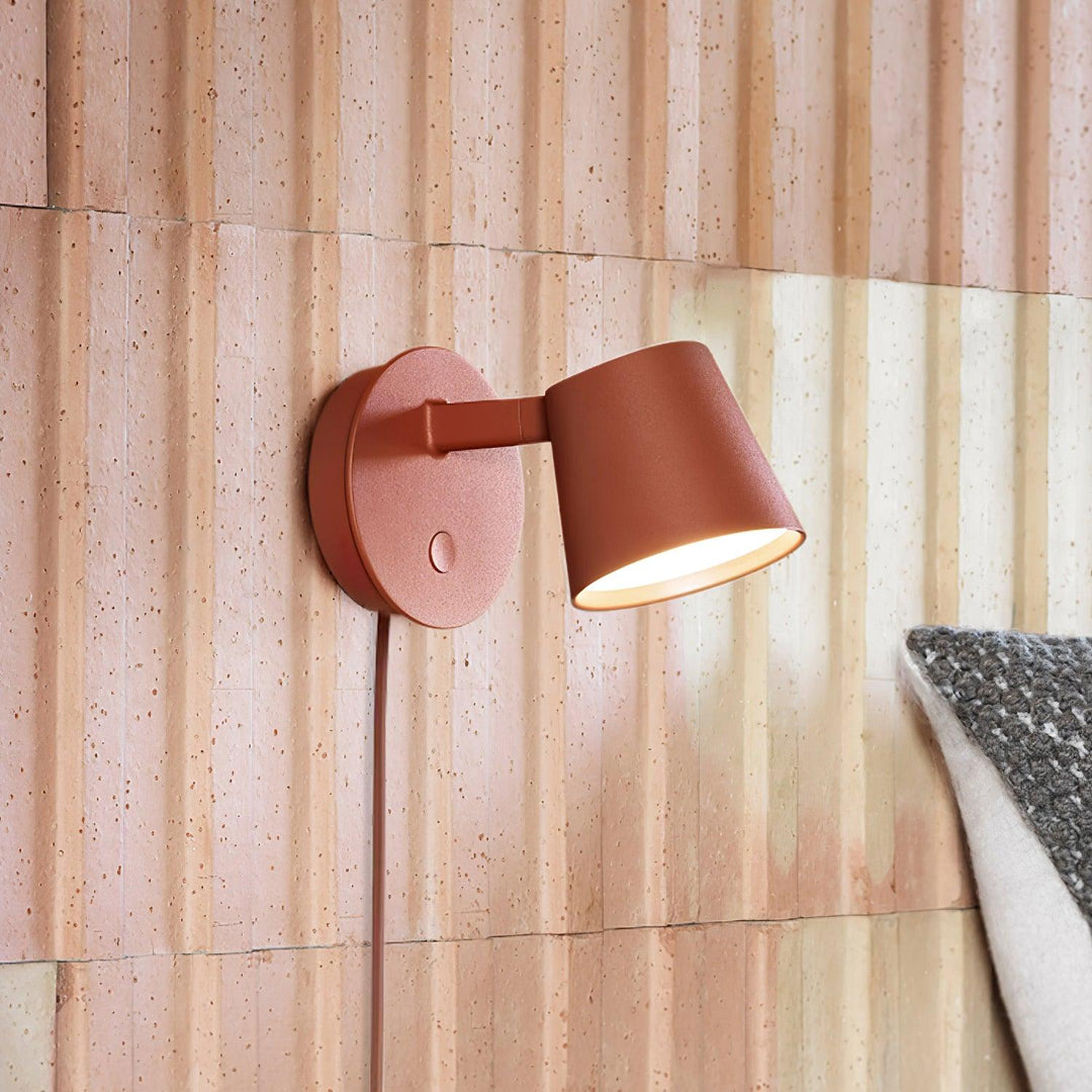 Tip Plug - In Wall Lamp - Vakkerlight