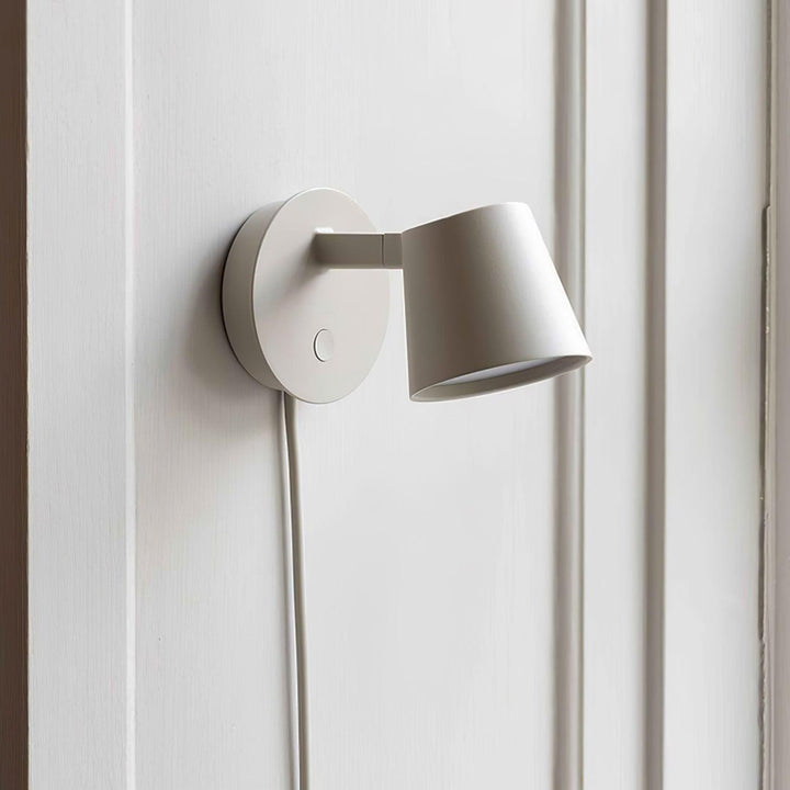 Tip Plug - In Wall Lamp - Vakkerlight