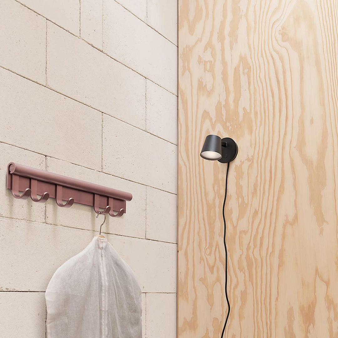 Tip Plug - In Wall Lamp - Vakkerlight