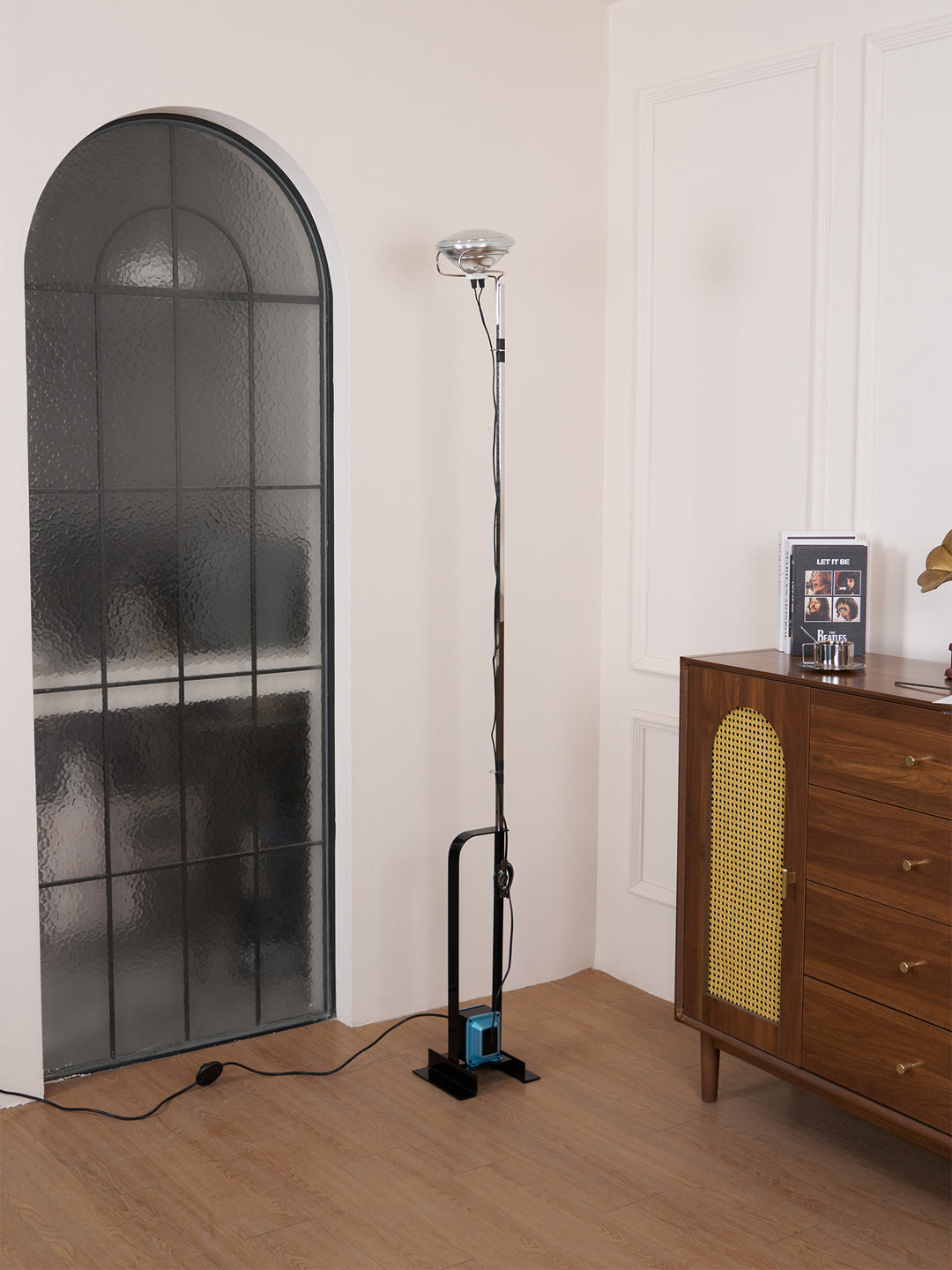 Toio Floor Lamp - Vakkerlight