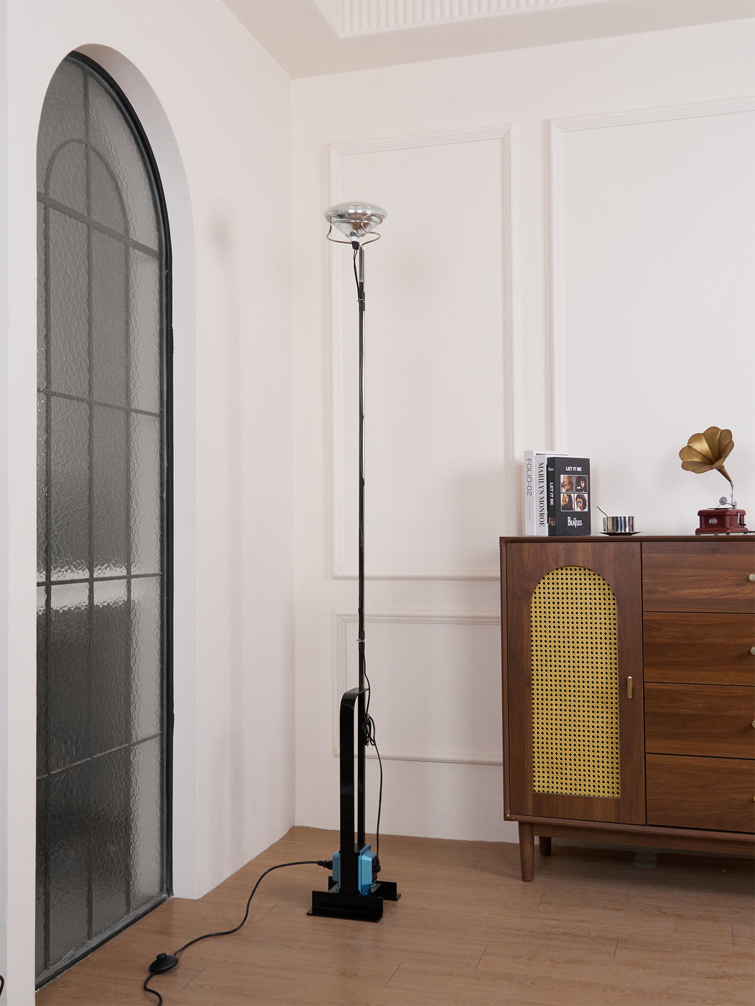 Toio Floor Lamp - Vakkerlight