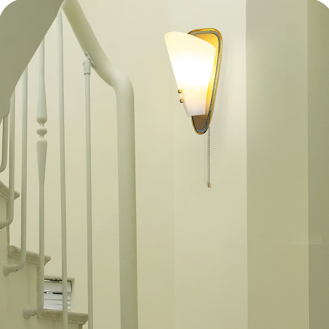 Triangular Wall Lamp - Vakkerlight