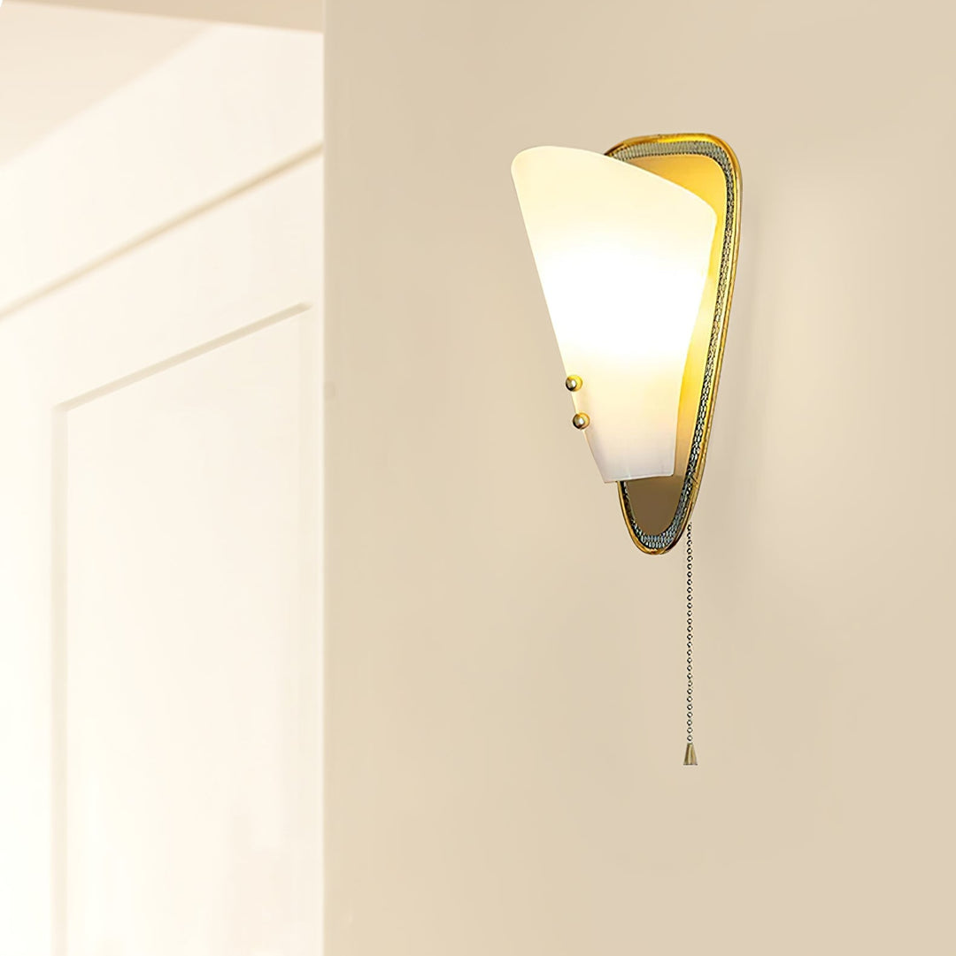 Triangular Wall Lamp - Vakkerlight