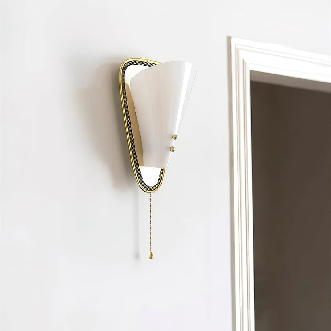 Triangular Wall Lamp - Vakkerlight