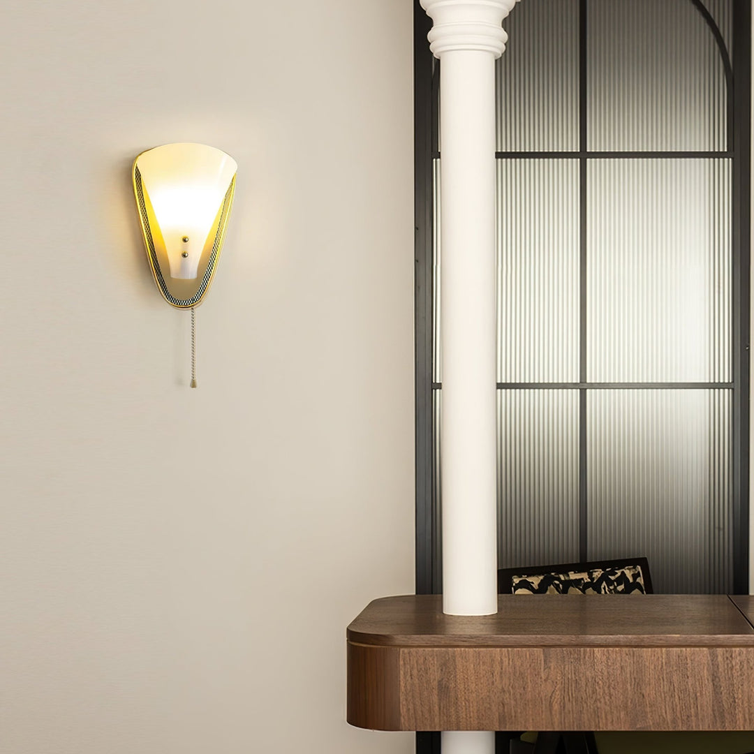 Triangular Wall Lamp - Vakkerlight