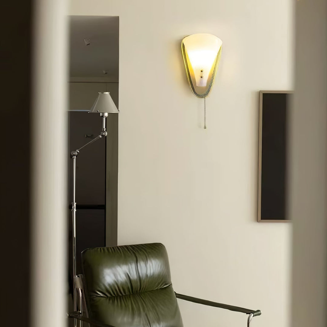 Triangular Wall Lamp - Vakkerlight