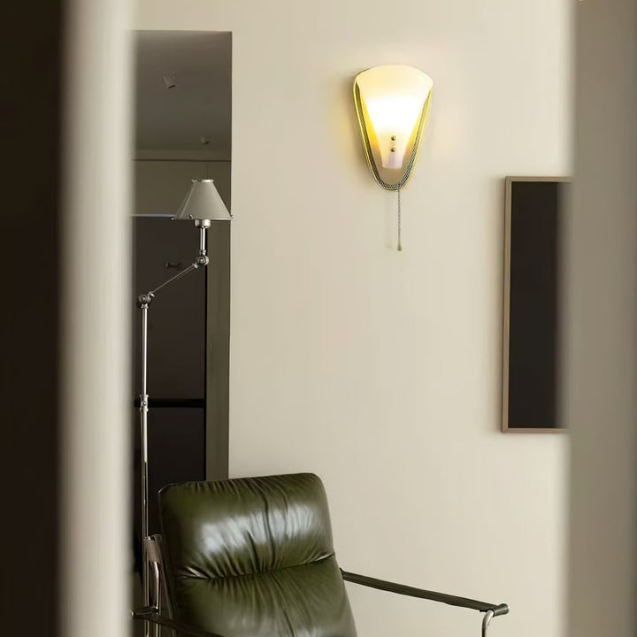 Triangular Wall Lamp - Vakkerlight